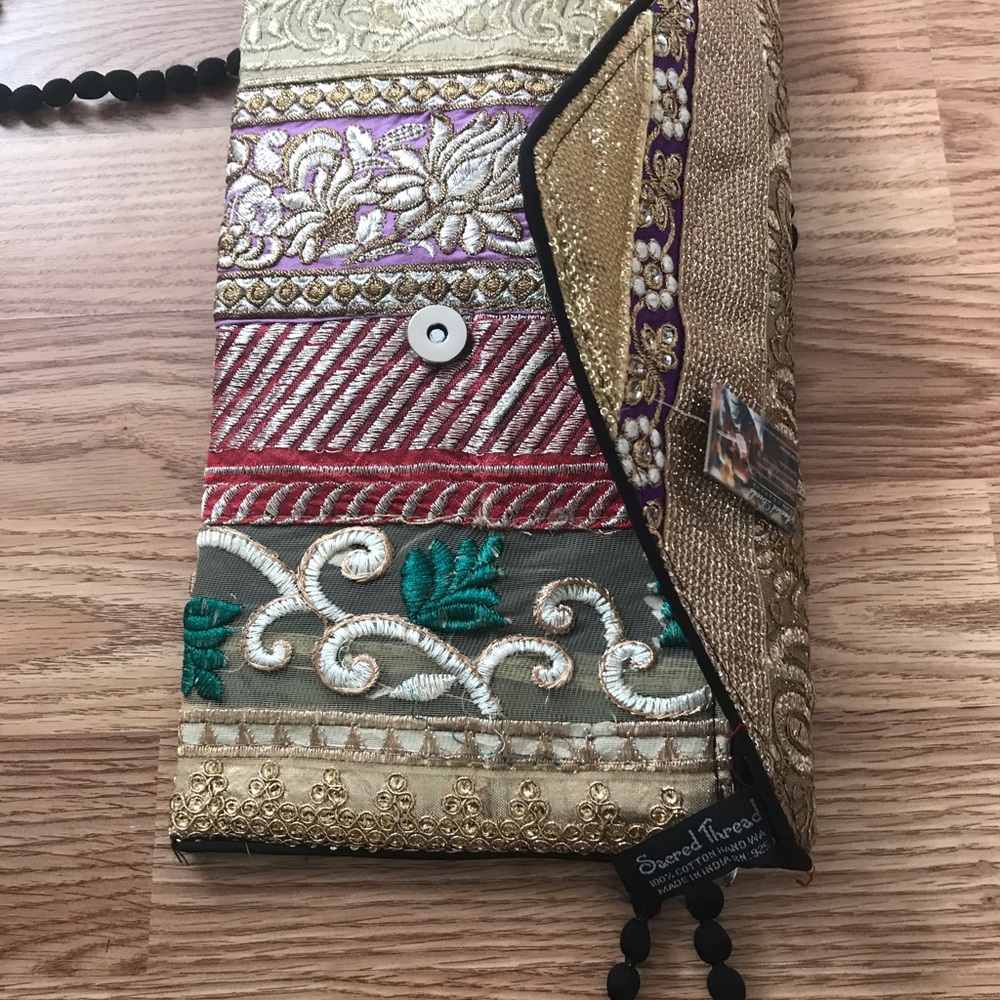 NWT.  Sacred Threads Evening bag.   216796. CL/WH - Picture 4 of 6